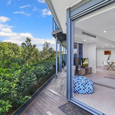 Welcoming Lakeside Getaway With Waterviews, Wifi, Pool & Park Mooloolaba Exterior foto