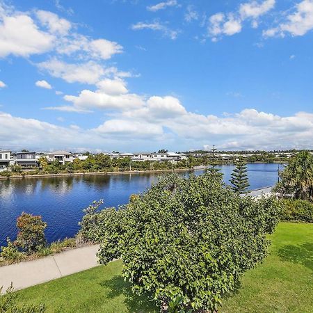 Welcoming Lakeside Getaway With Waterviews, Wifi, Pool & Park Mooloolaba Exterior foto