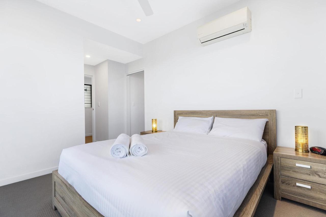 Welcoming Lakeside Getaway With Waterviews, Wifi, Pool & Park Mooloolaba Exterior foto
