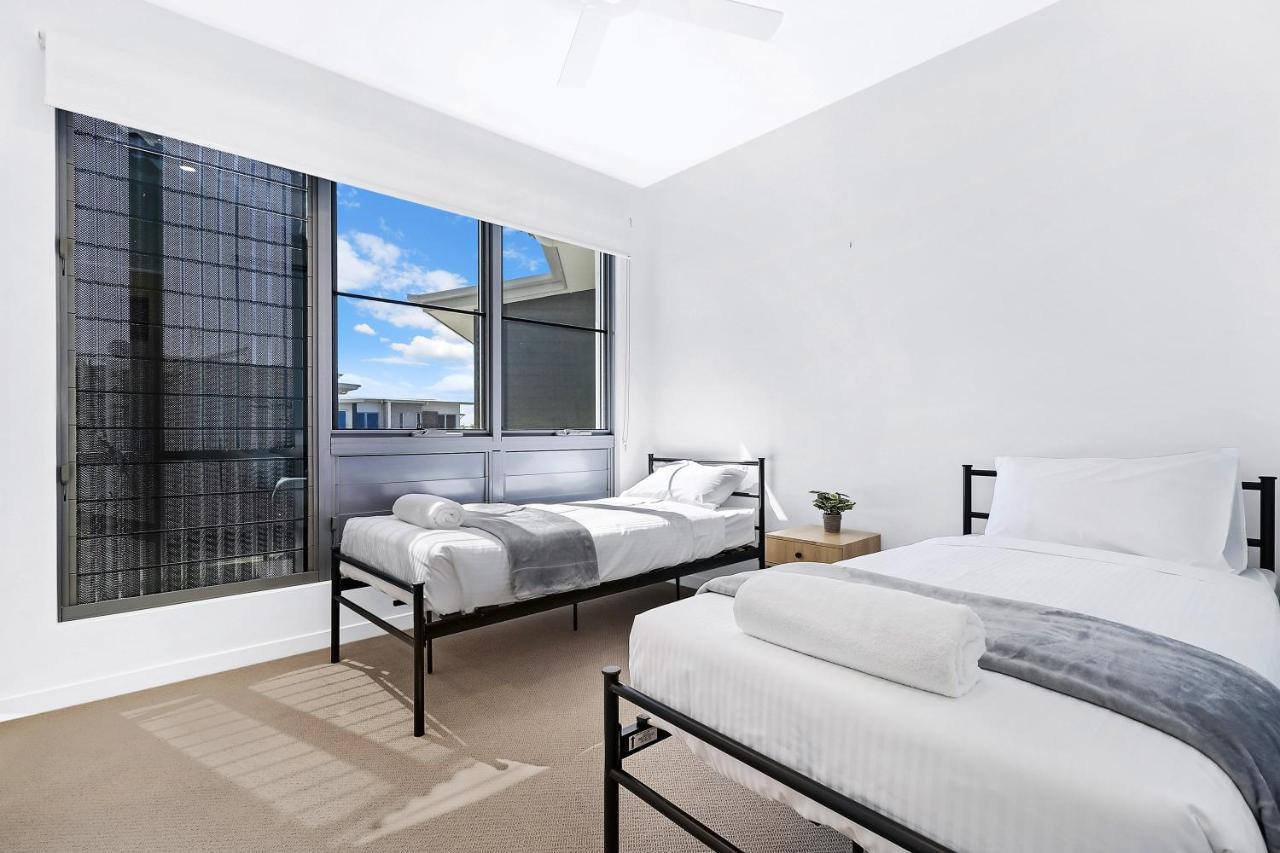 Welcoming Lakeside Getaway With Waterviews, Wifi, Pool & Park Mooloolaba Exterior foto