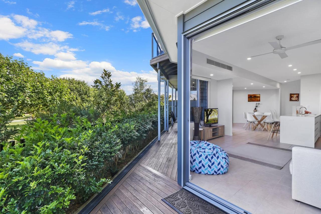Welcoming Lakeside Getaway With Waterviews, Wifi, Pool & Park Mooloolaba Exterior foto