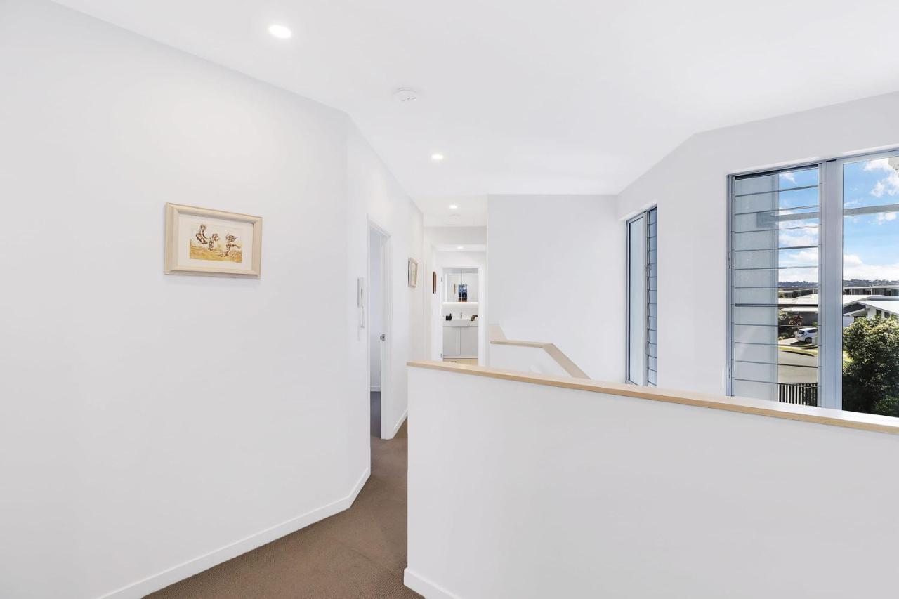 Welcoming Lakeside Getaway With Waterviews, Wifi, Pool & Park Mooloolaba Exterior foto