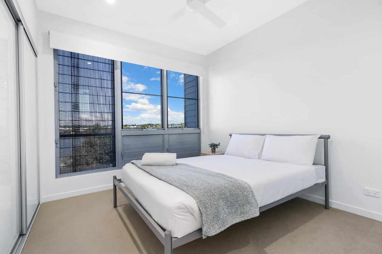 Welcoming Lakeside Getaway With Waterviews, Wifi, Pool & Park Mooloolaba Exterior foto