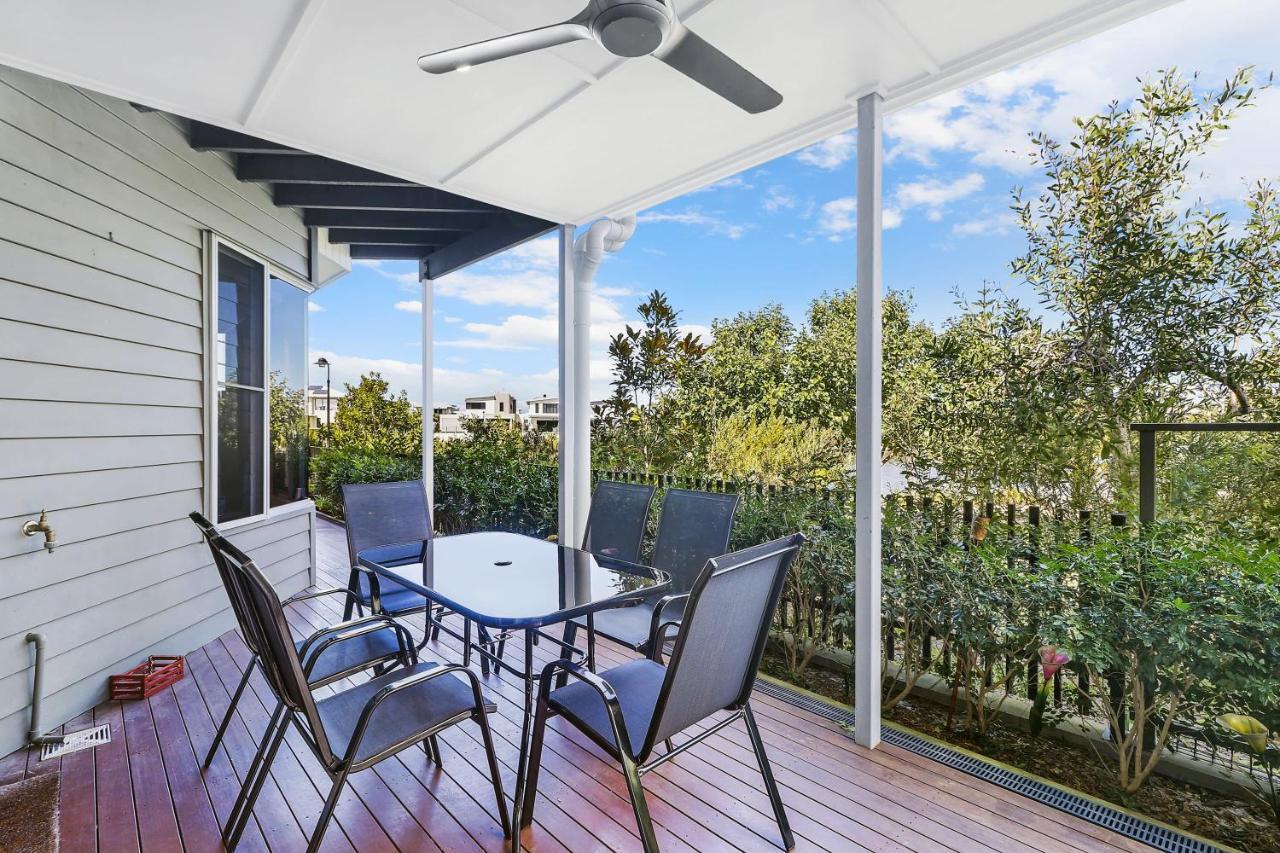 Welcoming Lakeside Getaway With Waterviews, Wifi, Pool & Park Mooloolaba Exterior foto